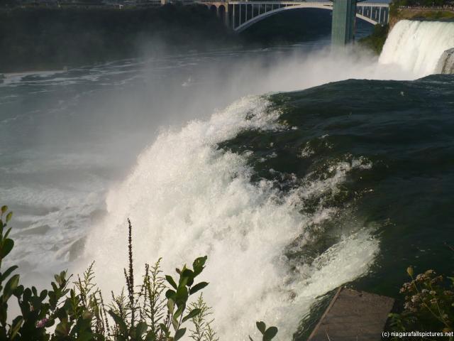 Foam from the American Niagara Falls.jpg