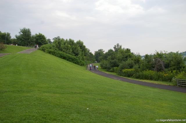 Goat Island hiking trail as seen from Niagara Falls Terrapin Point.jpg