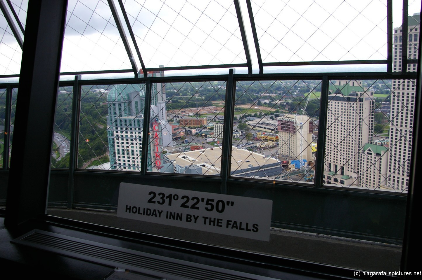 Holiday Inn by the Falls seen from Skylon Tower.jpg