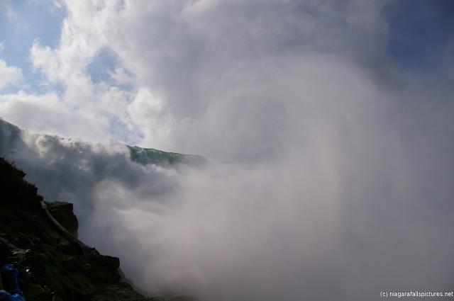 Mist of Niagara Falls viewed from right below Prospect Point.jpg