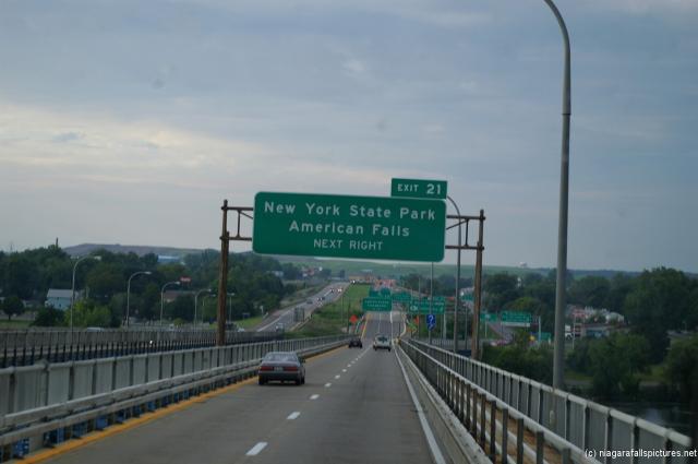 New York State Park American Falls of Niagara Falls sign.jpg