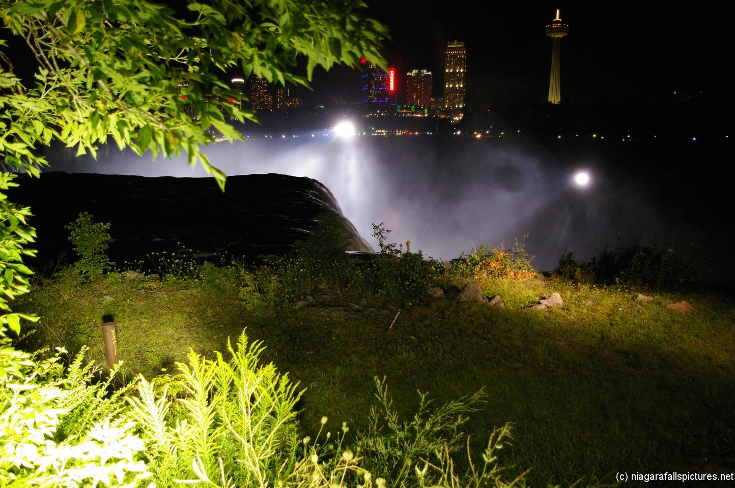 Niagara Falls at night as seen from Terrapin Point.jpg