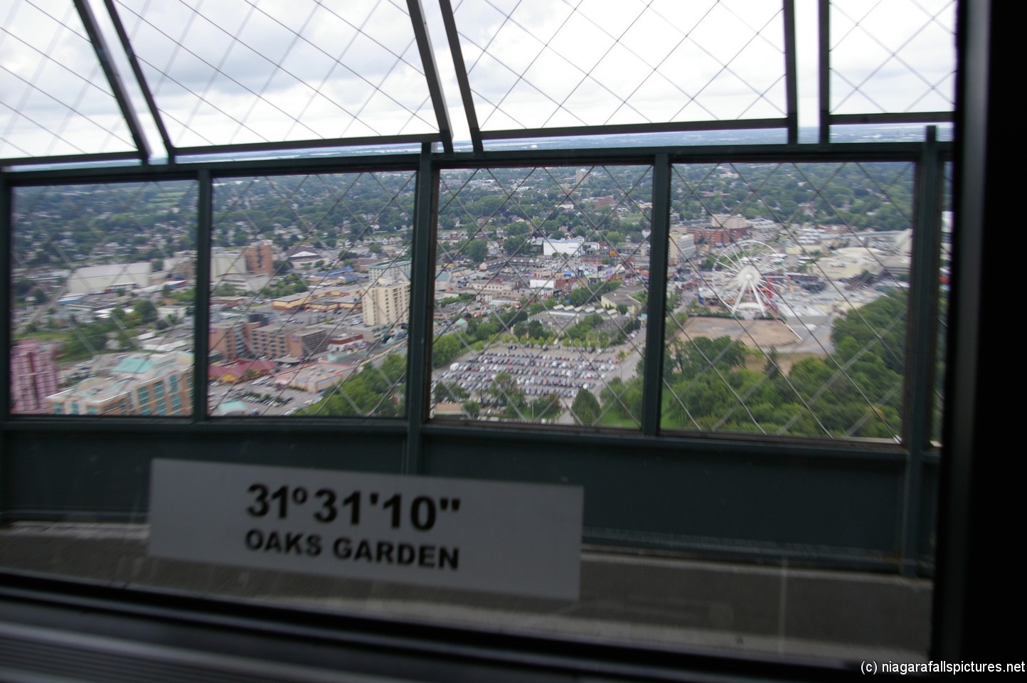 Oaks Garden Niagara Falls seen from Skylon Tower.jpg
