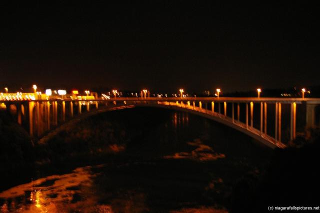 Rainbow Bridge at night in Niagara Falls.jpg
