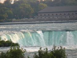 Rushing waters of the Horseshoe Falls as seen from the American side on Terrapin Point.jpg