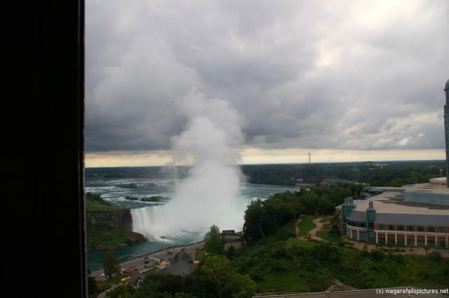 Skylon Tower Elevator view of the Horseshoe Falls.jpg