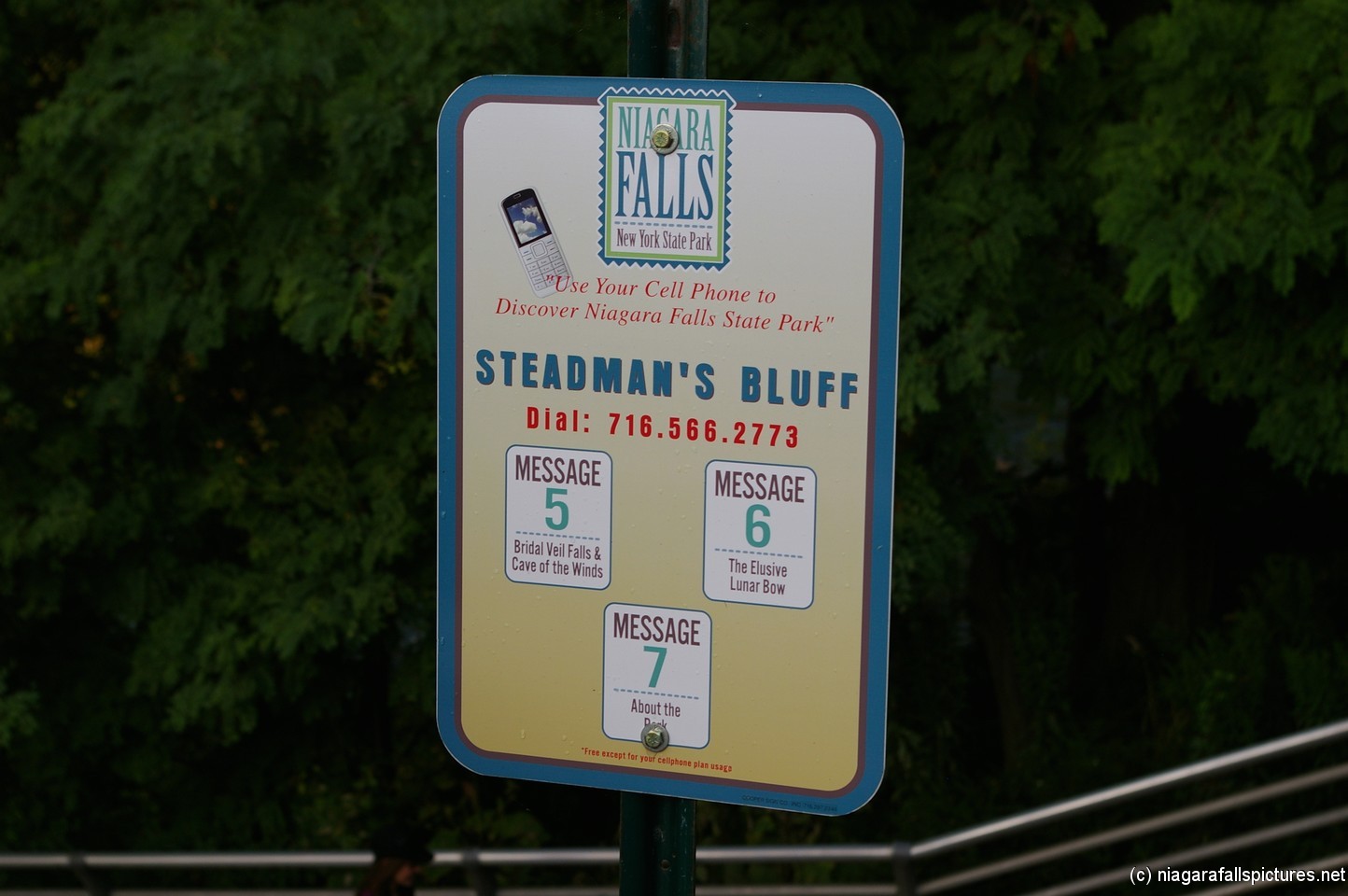 Steadman's Bluff sign in Niagara Falls.jpg