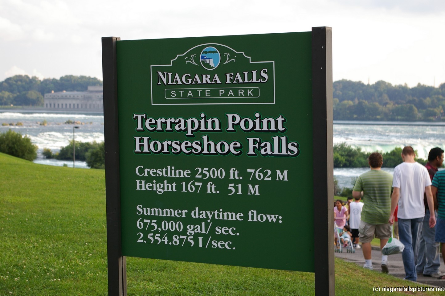 Terrapin Point Horseshoe Falls sign at Niagara Falls.jpg