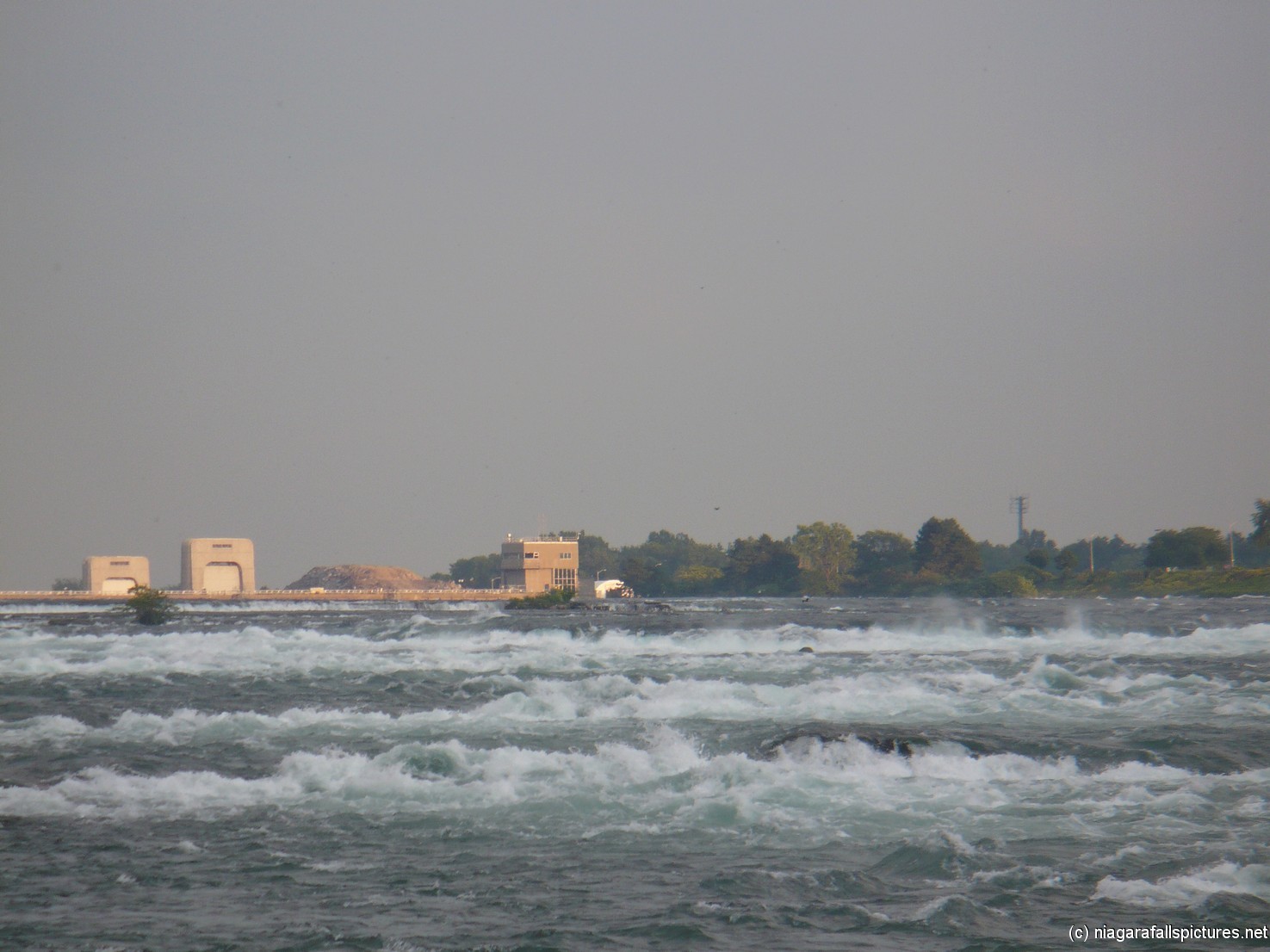 Tumultous waters before Horseshoe Falls.jpg