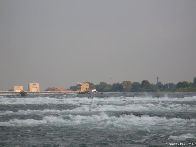 Tumultous waters before Horseshoe Falls.jpg